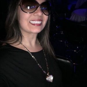 Meet your Posher, Melisa